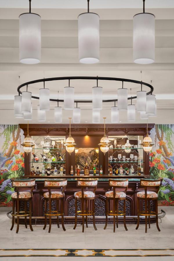 Tajview, Agra-Ihcl Seleqtions Hotel Agra  Kültér fotó The bar at the lobby