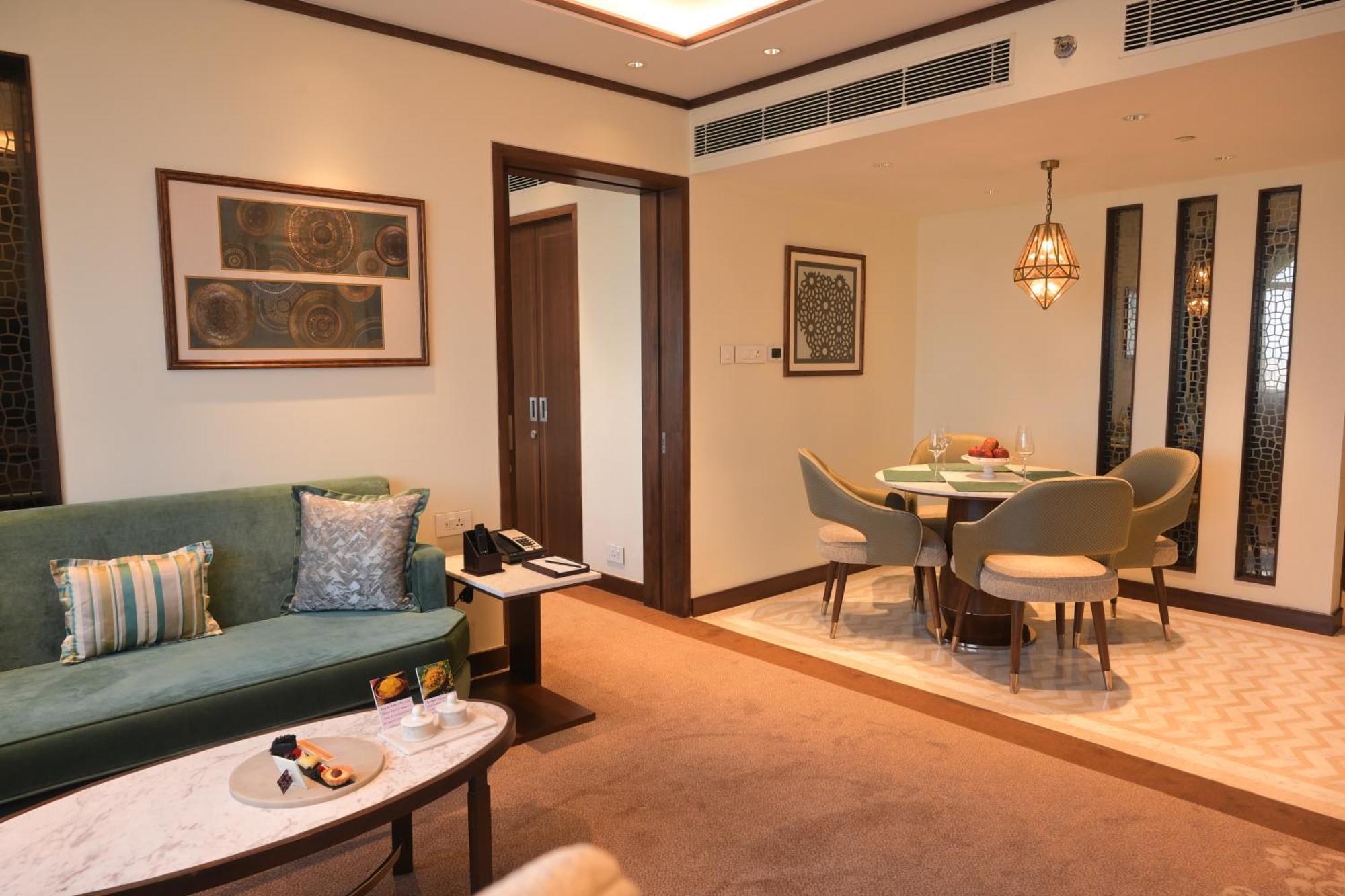 Tajview, Agra-Ihcl Seleqtions Hotel Agra  Szoba fotó A suite at the Taj Mahal Palace