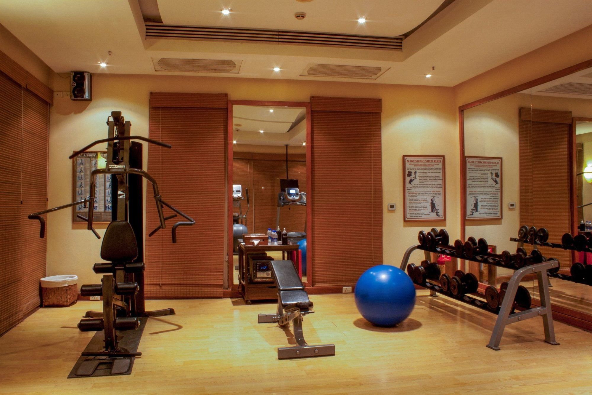 Tajview, Agra-Ihcl Seleqtions Hotel Agra  Kültér fotó A gym at a hotel